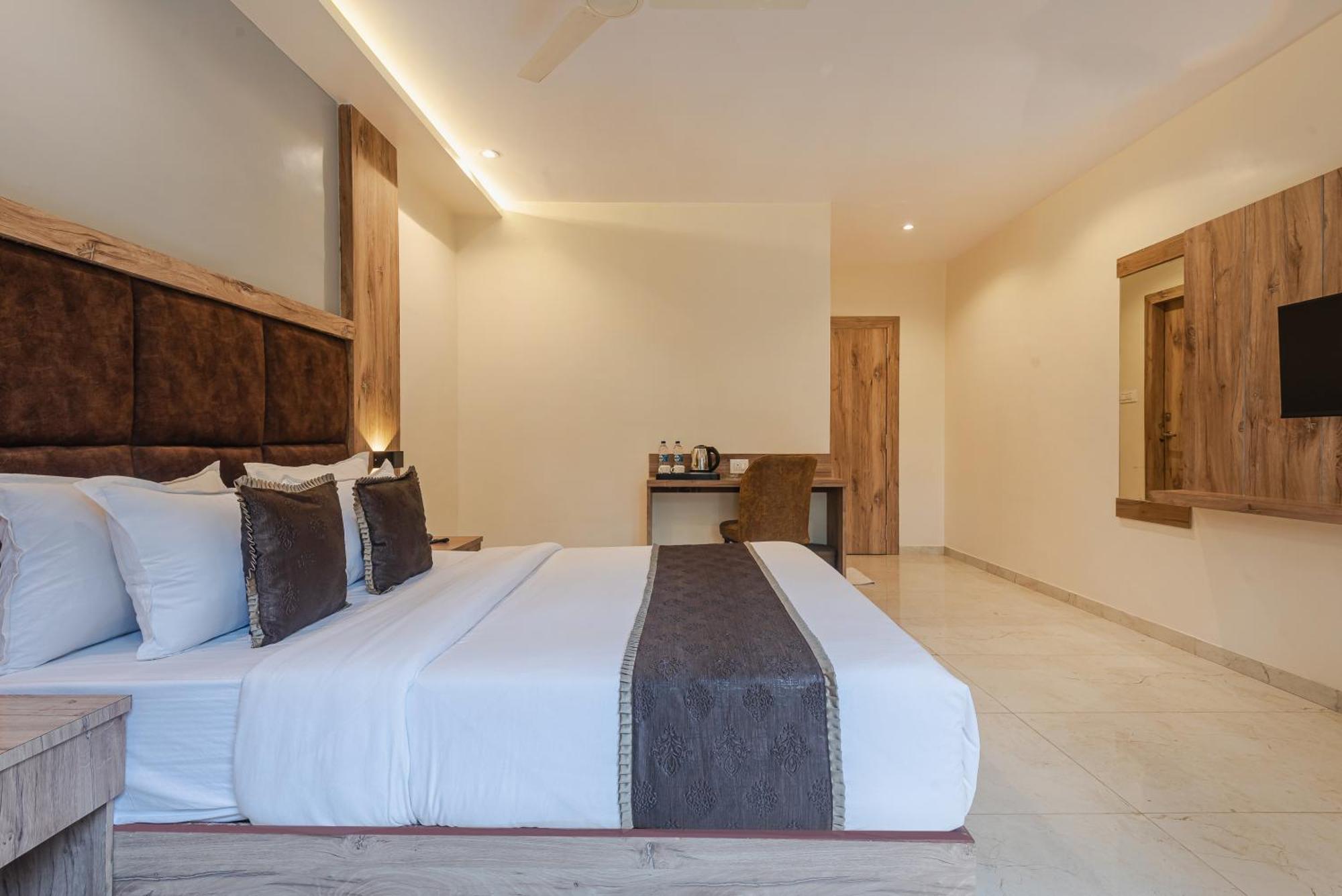 Hotel Silver Park Mumbai  Buitenkant foto