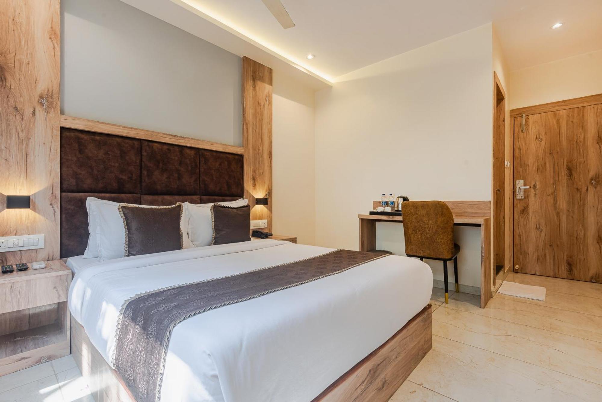 Hotel Silver Park Mumbai  Buitenkant foto