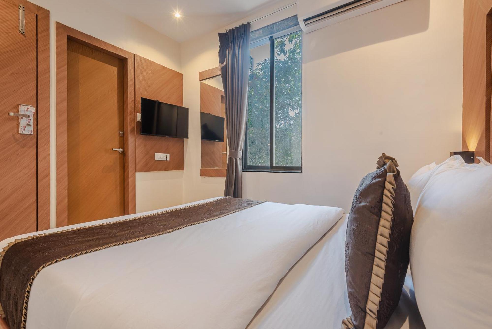 Hotel Silver Park Mumbai  Buitenkant foto