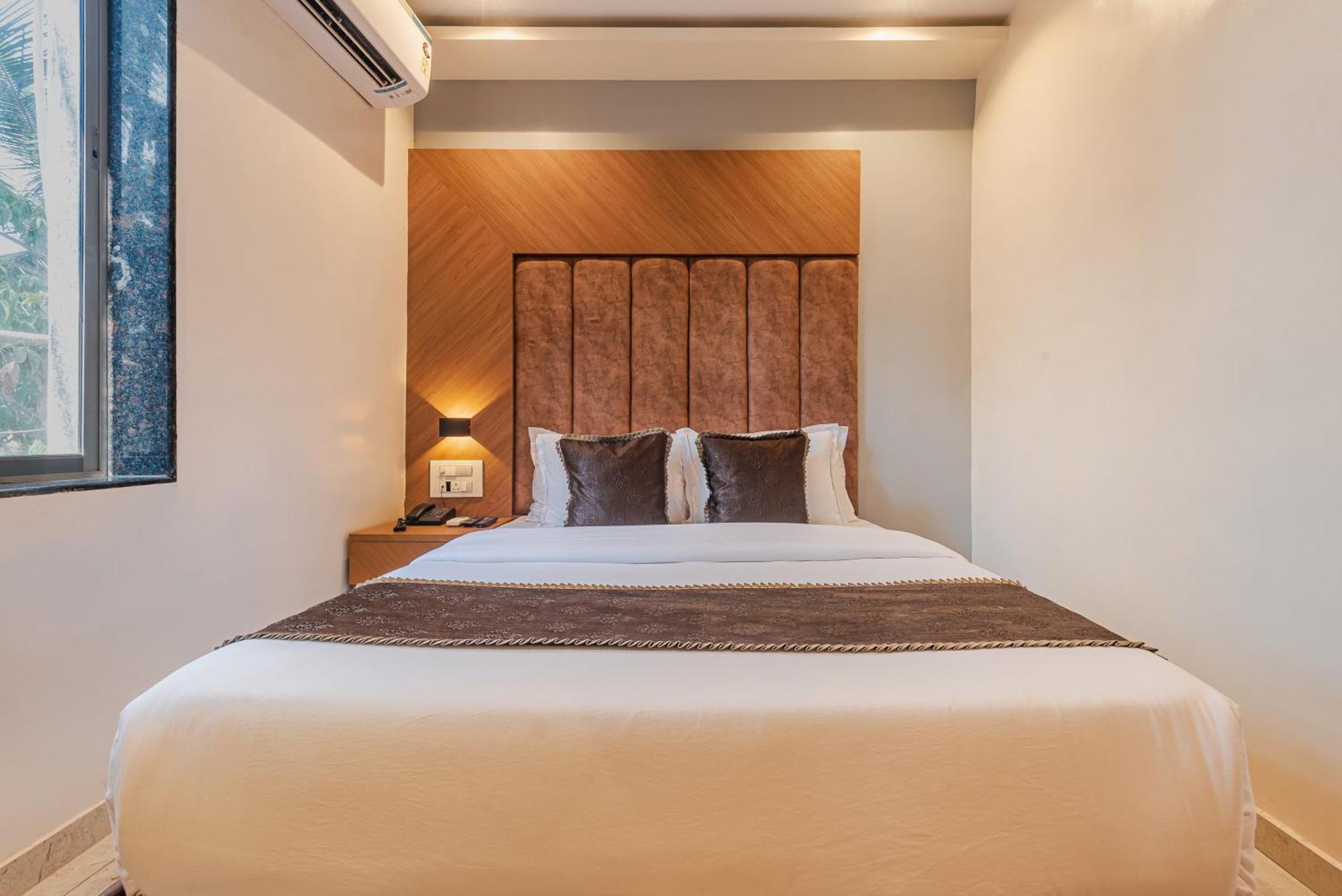 Hotel Silver Park Mumbai  Buitenkant foto