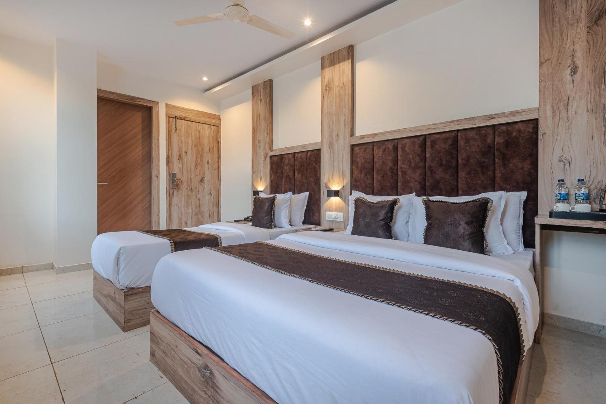 Hotel Silver Park Mumbai  Buitenkant foto