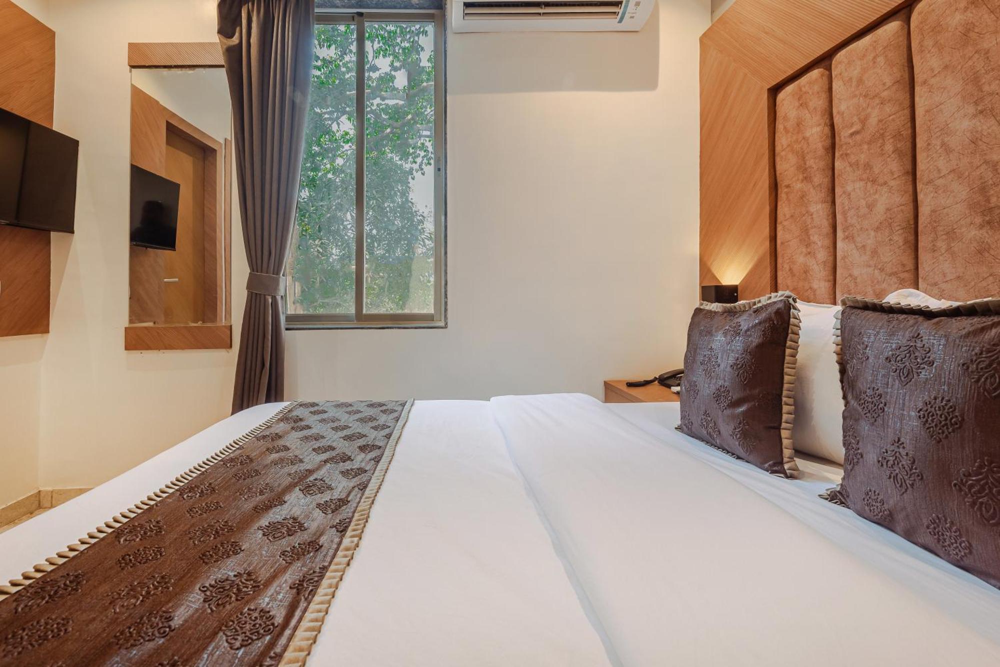 Hotel Silver Park Mumbai  Buitenkant foto