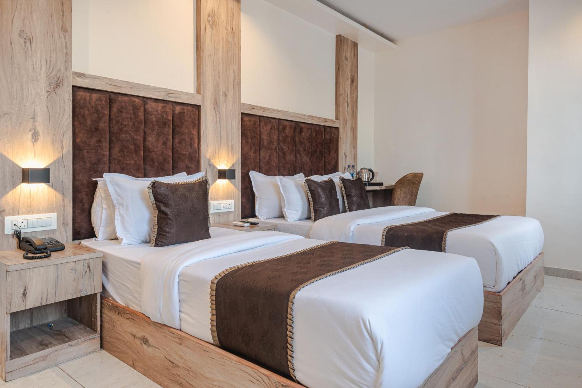 Hotel Silver Park Mumbai  Buitenkant foto